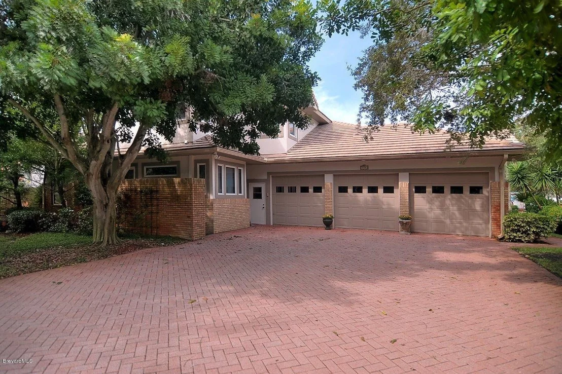 Photo of 835 Sanderling Drive