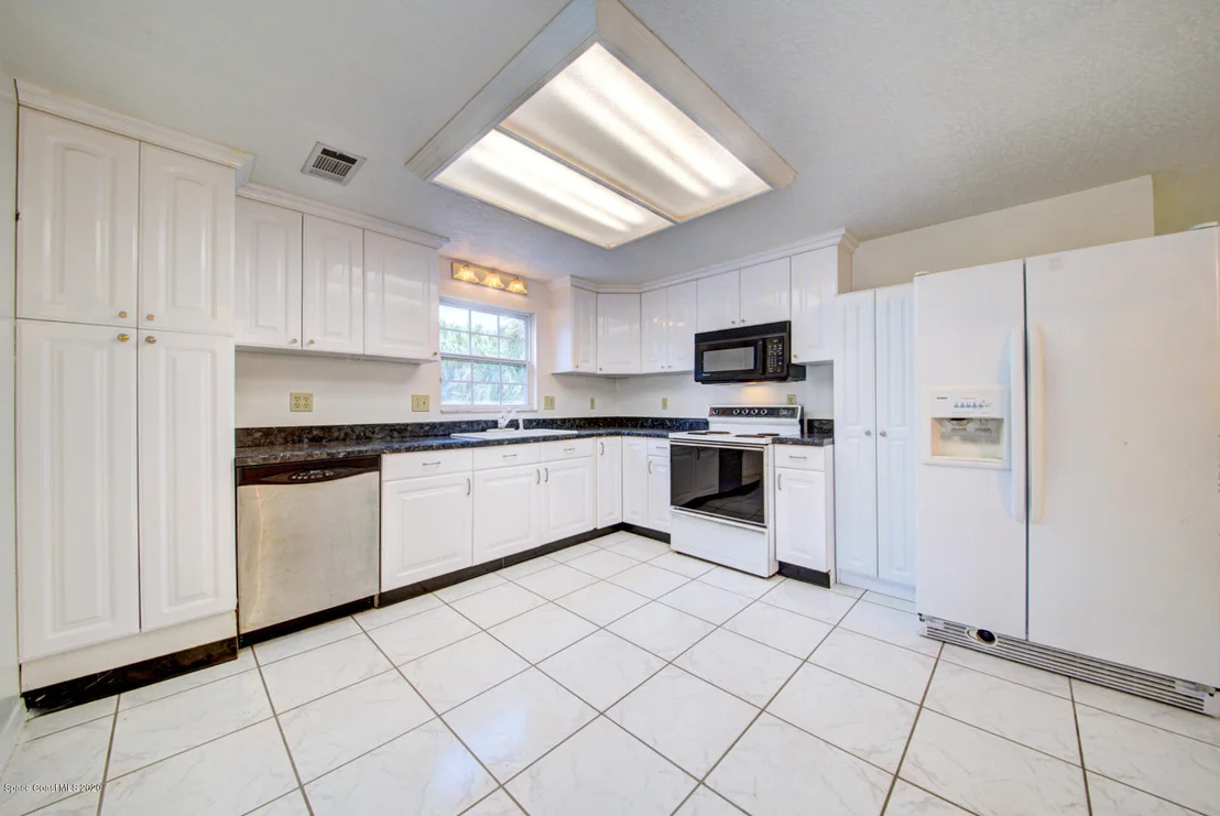 Photo of 4005 Alan Shepard Avenue