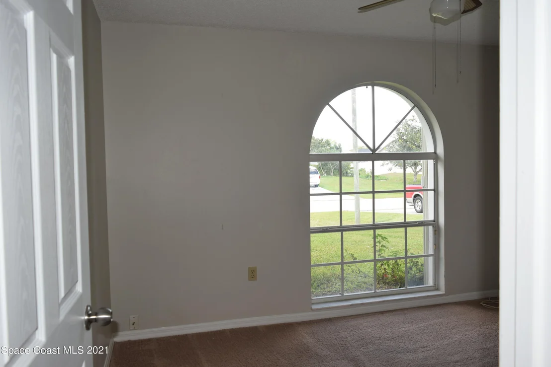 Photo of 816 Seven Gables Circle SE