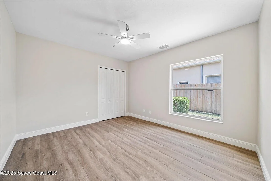Photo of 5863 Newbury Circle