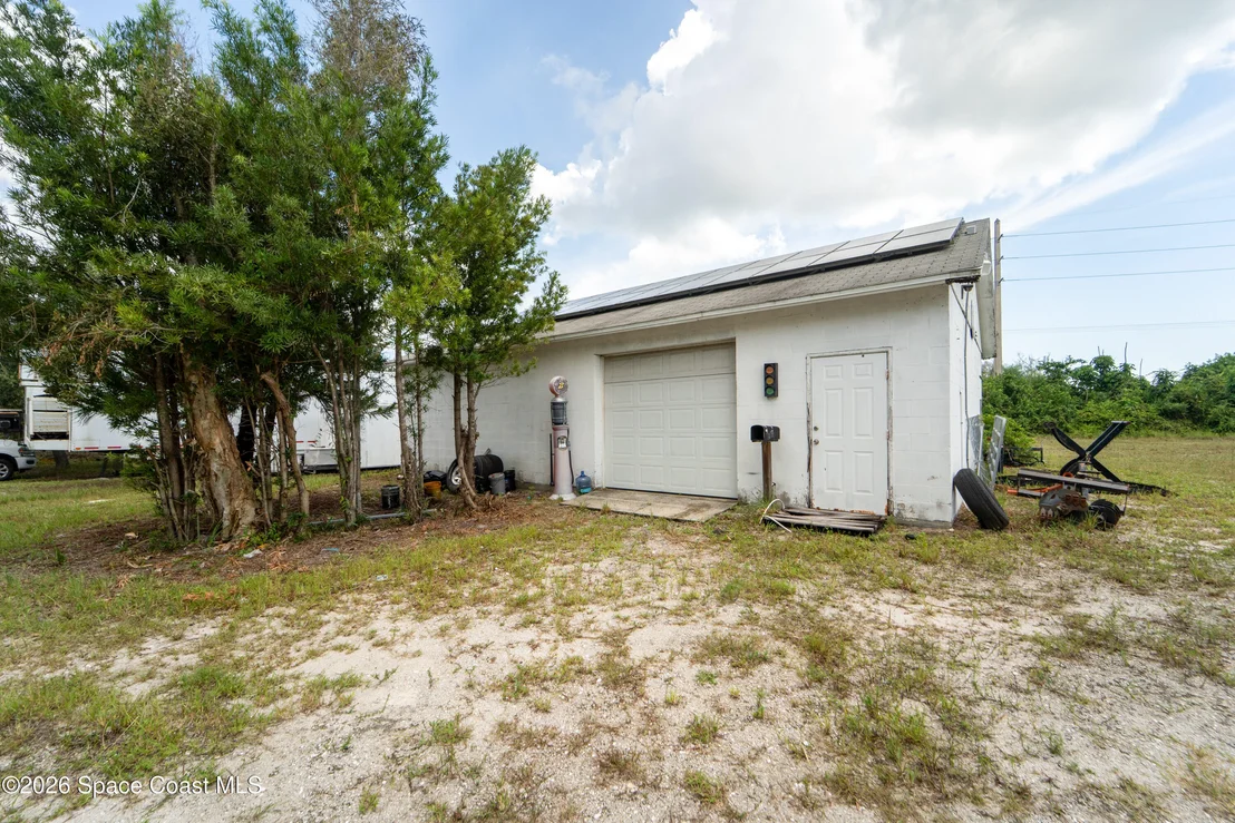Photo of 6715 Whispering Pines Lane