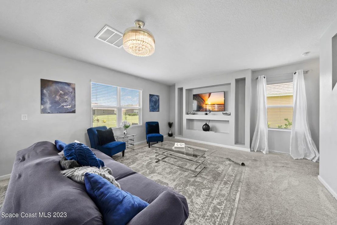 Photo of 215 Sorrento Drive