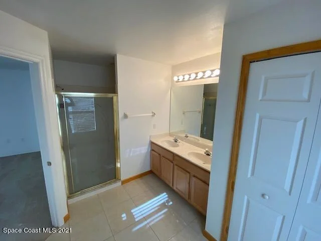 Photo of 787 Seymour Road NE