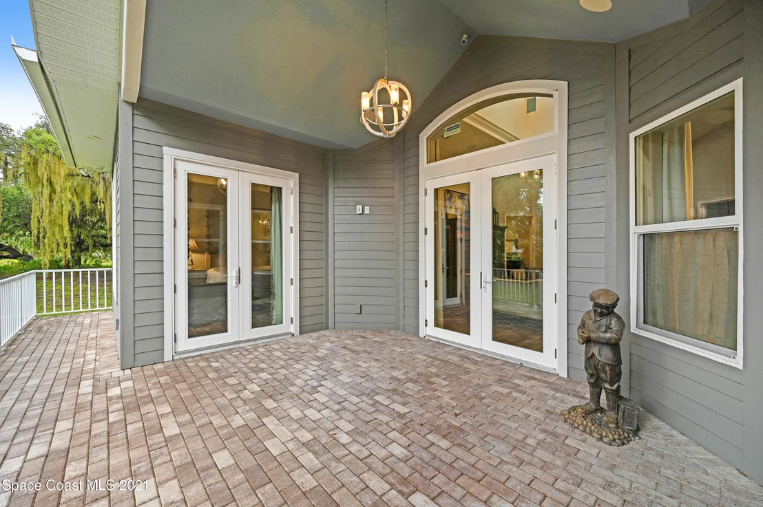 Photo of 2215 Bryan Street