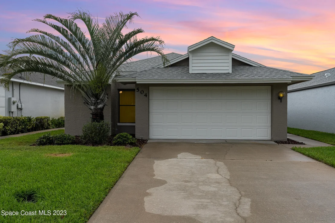 Photo of 504 Oak Mont Place