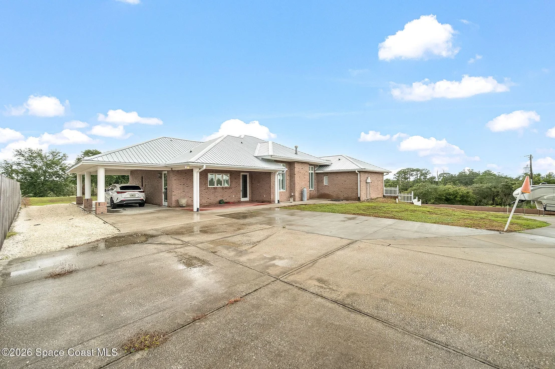 Photo of 2326 Holder Road