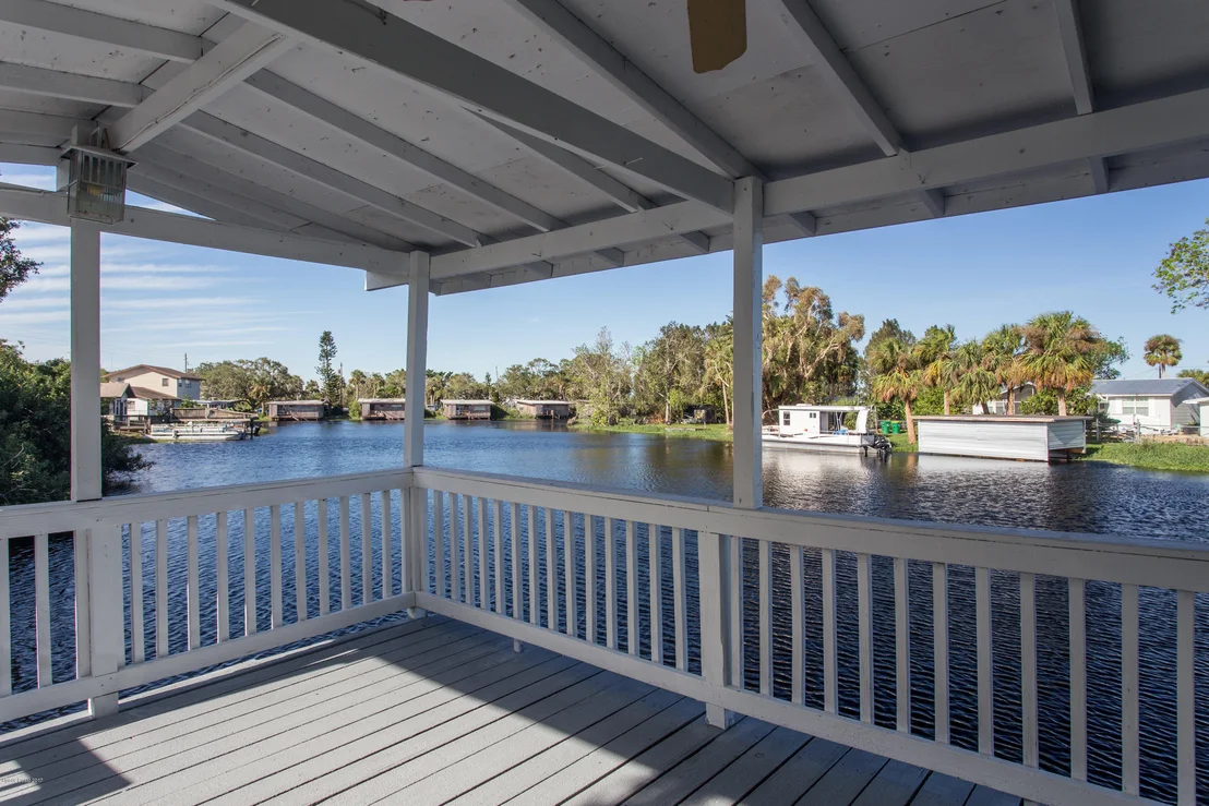 Photo of 834 Cardinal Road