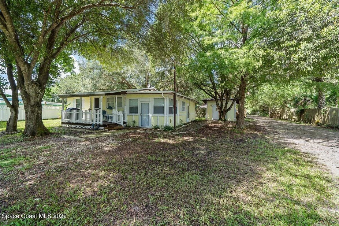 Photo of 283 N Burnett Road