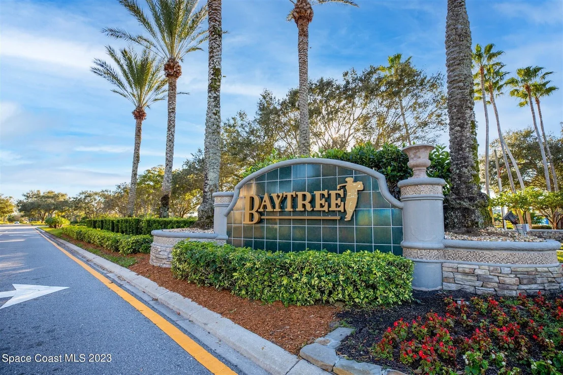 Photo of 915 Chatsworth Drive