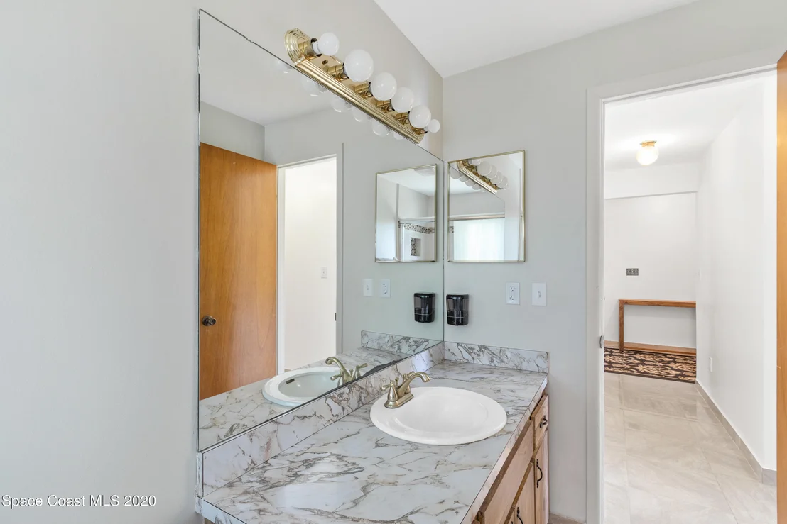 Photo of 1531 Hall Road