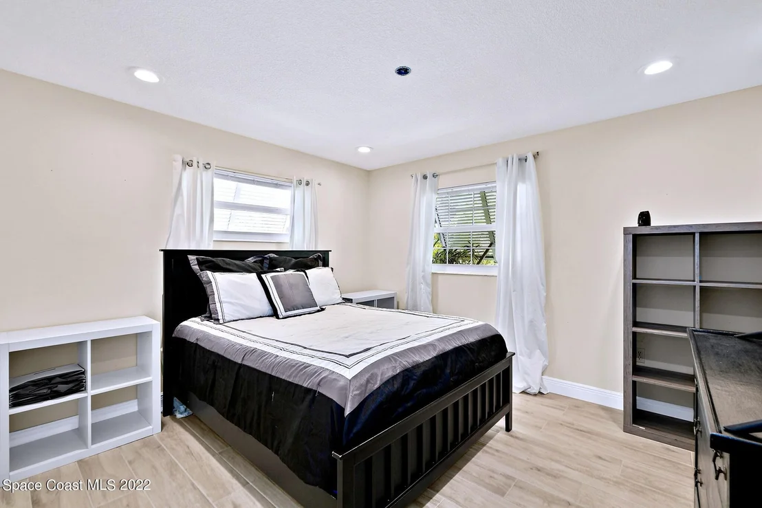 Photo of 130 Oakledge Drive