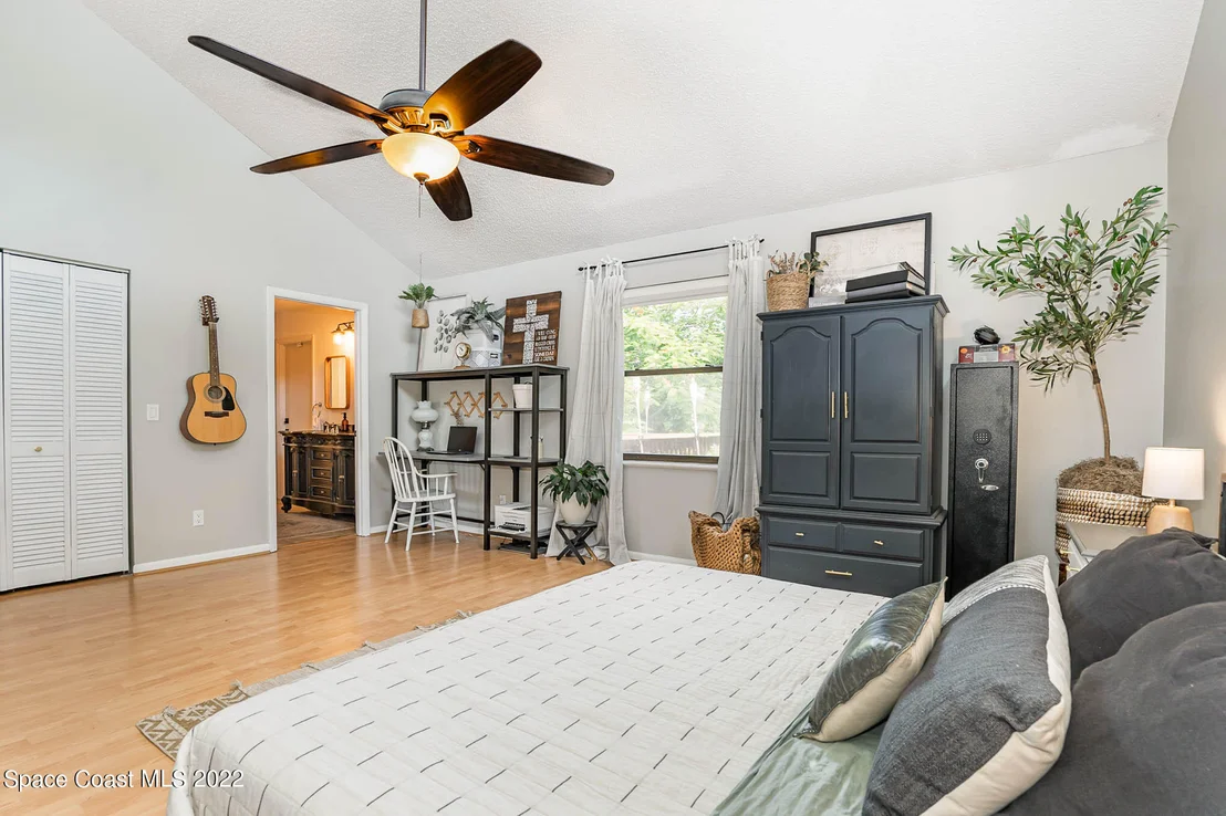 Photo of 142 11th (Eleventh) Avenue