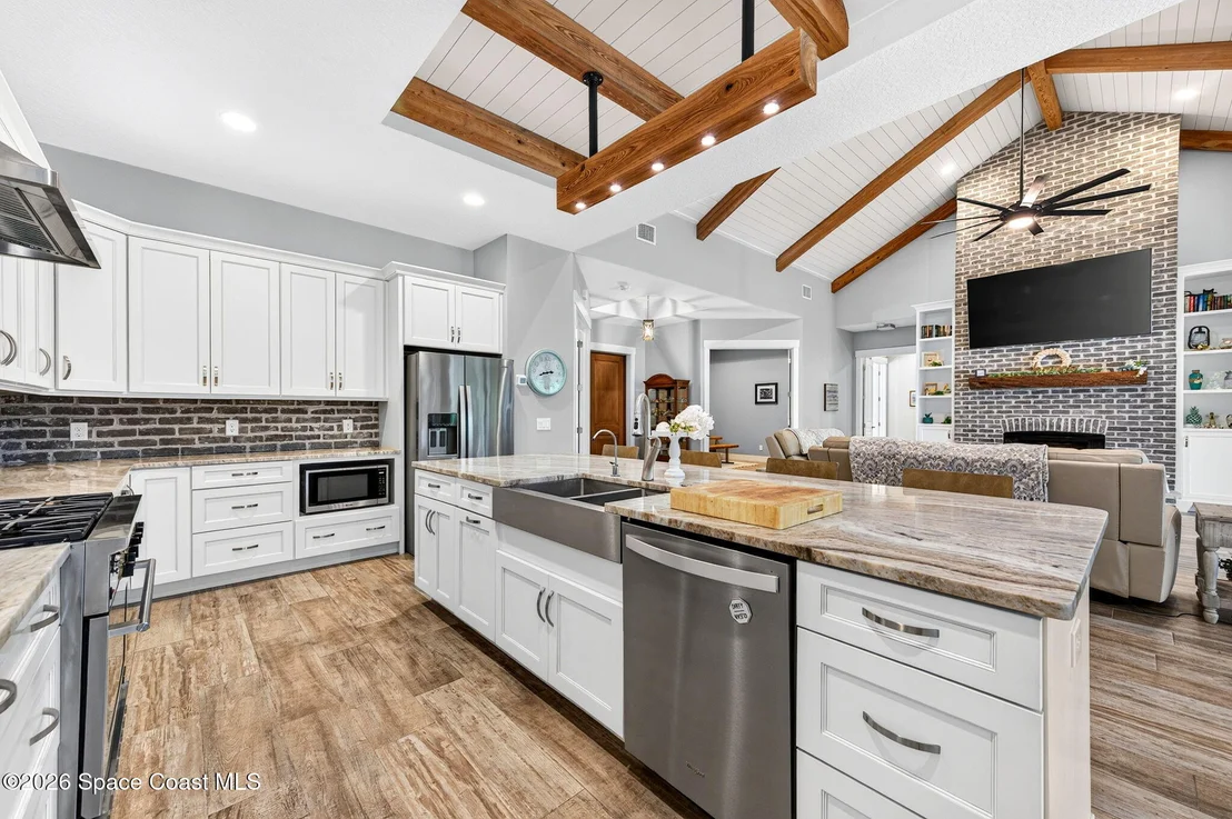 Photo of 3865 Reynolds Road