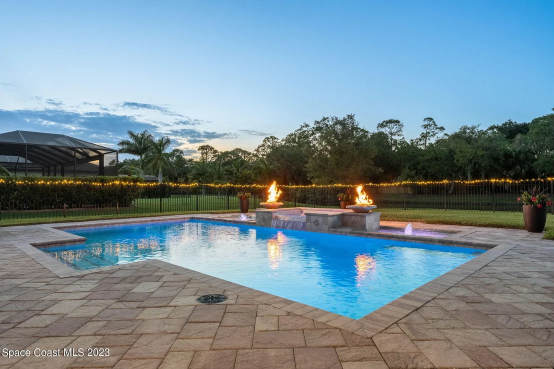 Photo of 814 Lorenza Place