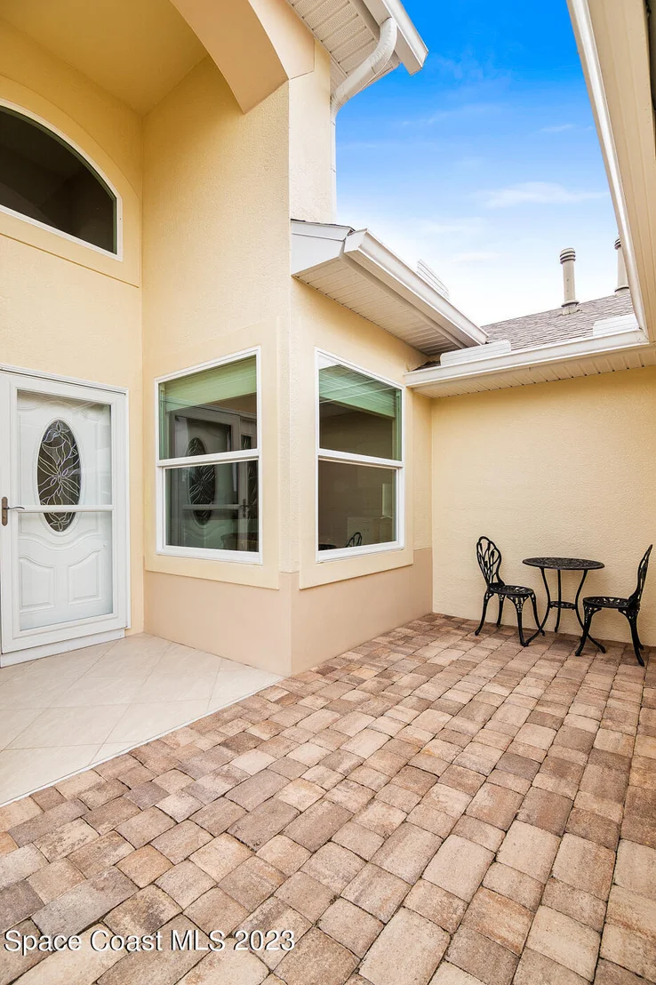 Photo of 1945 Golf Vista Boulevard