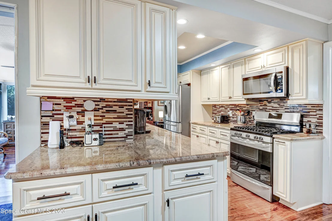 Photo of 405 Thrush Drive