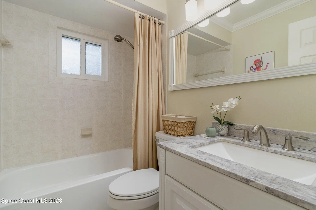 Photo of 544 Biscayne Drive
