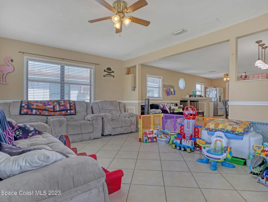 Photo of 695 Teak Drive