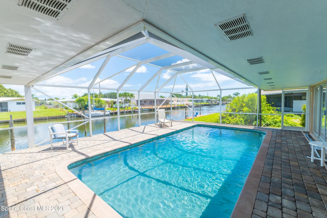 Photo of 483 Sandpiper Drive