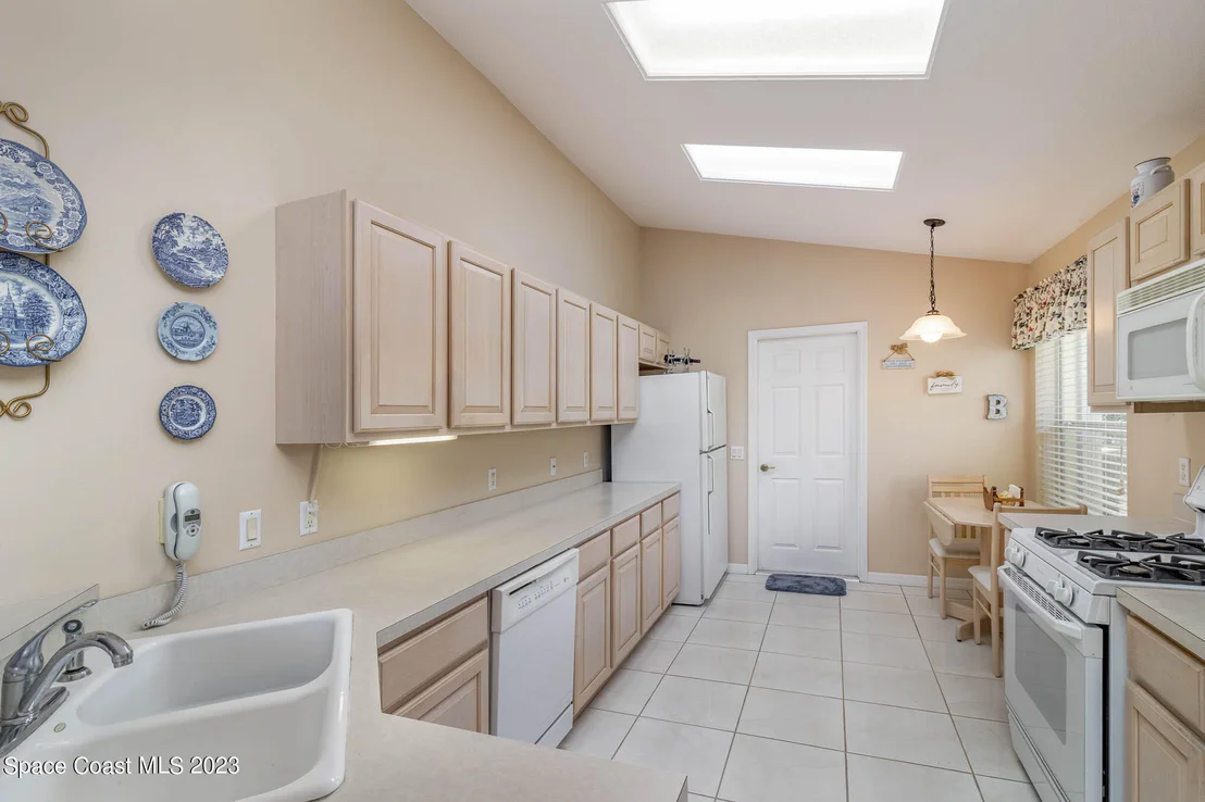 Photo of 2421 Addington Circle
