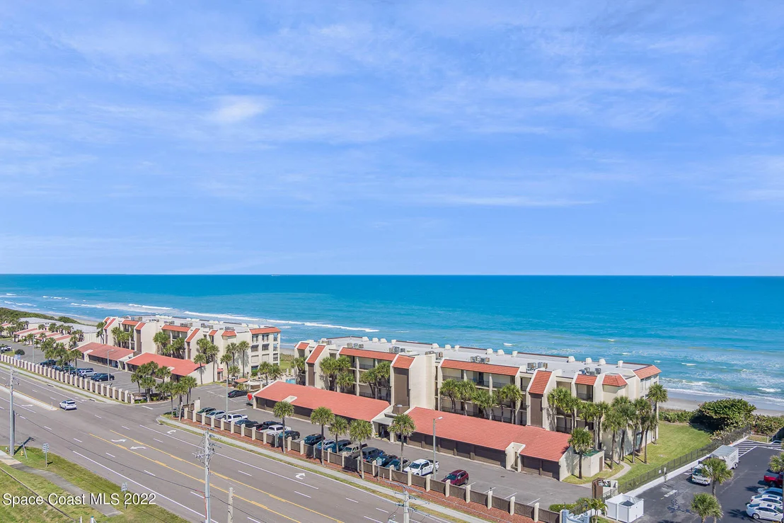 Photo of Unit 110 at 175 Highway A1a