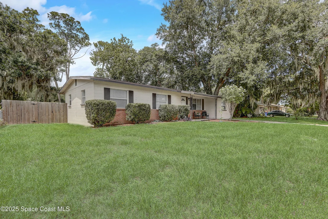 Photo of 1032 Bernice Road
