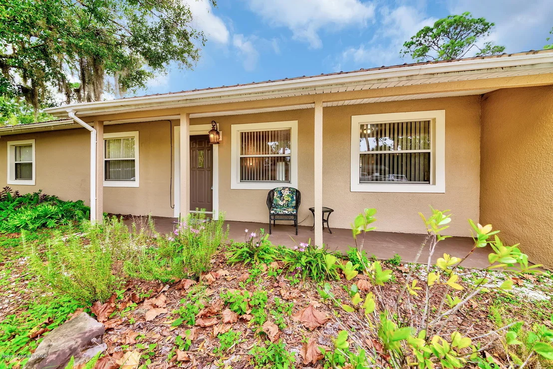 Photo of 1043 Green Road