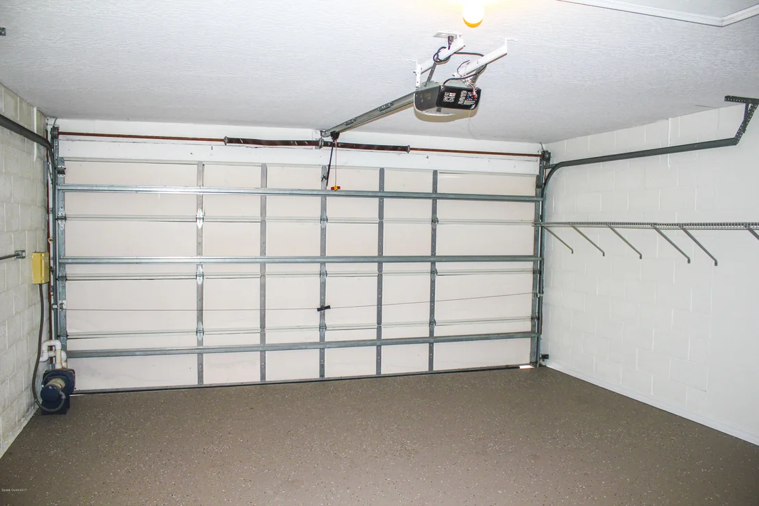 Photo of 881 Villa Drive