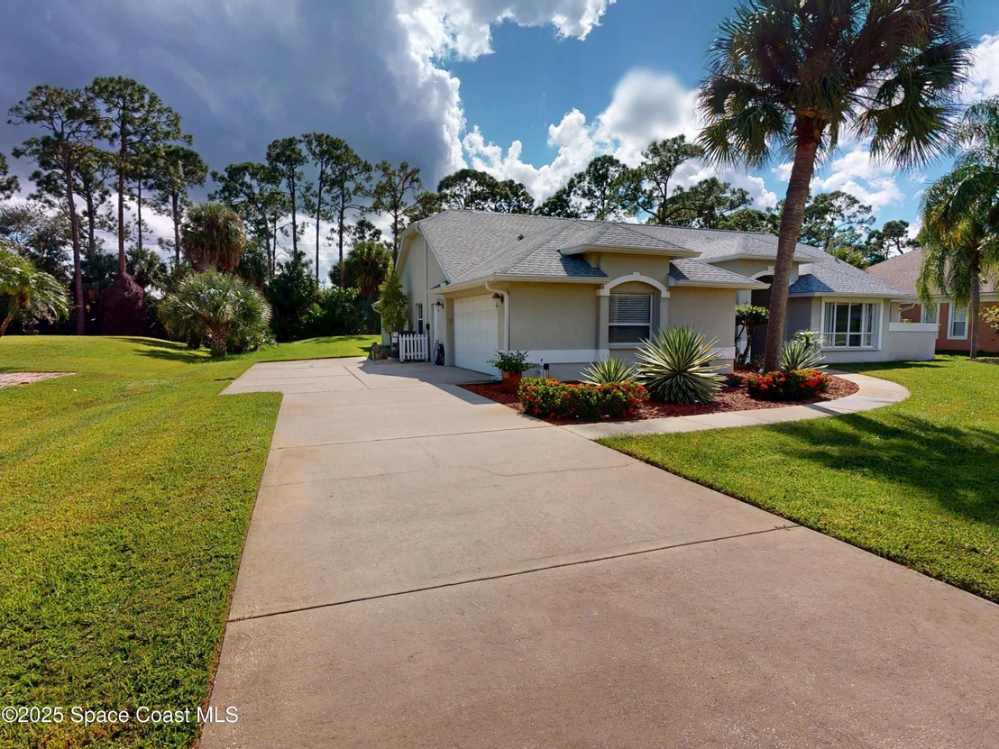 Photo of 3886 Peacock Drive
