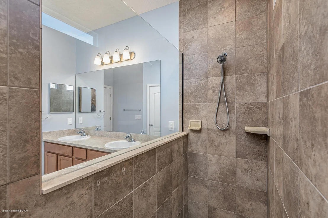 Photo of 1102 Morgan Circle NE