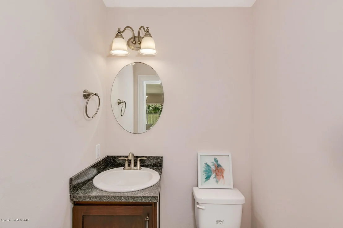 Photo of 1044 Bernice Road