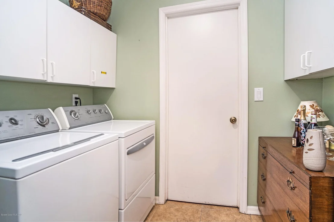 Photo of 864 Villa Drive