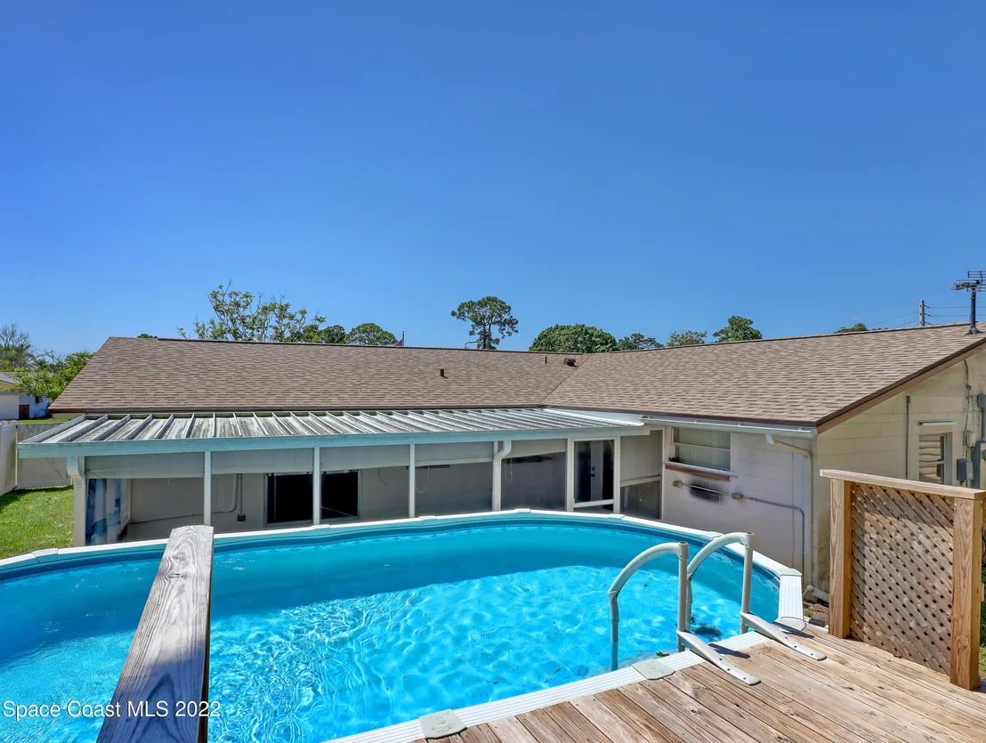 Photo of 916 Kings Post Road