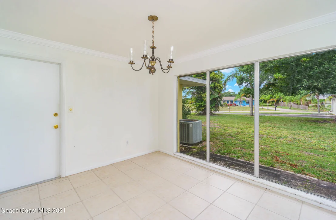 Photo of 945 Waialae Circle NE