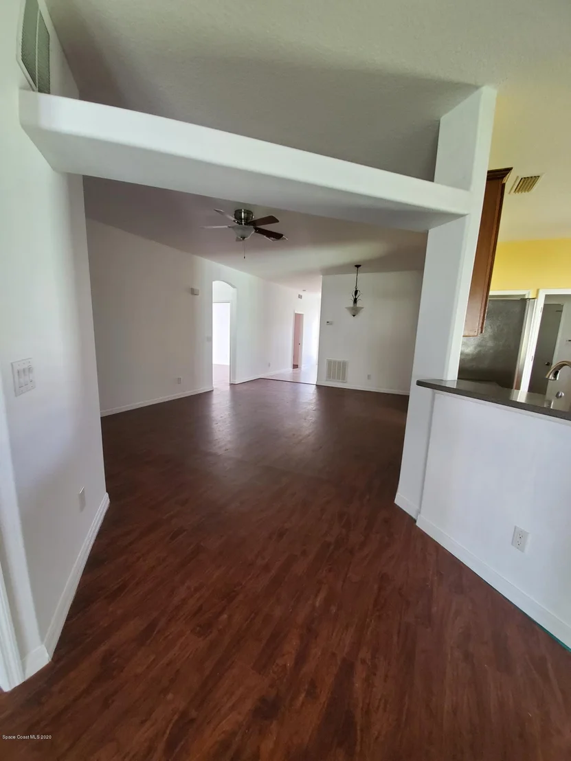 Photo of 3881 Manitoba Way