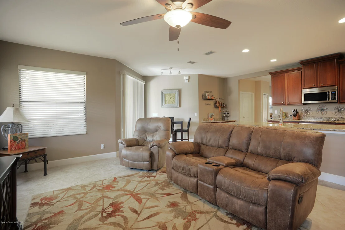 Photo of 1345 Talon Way