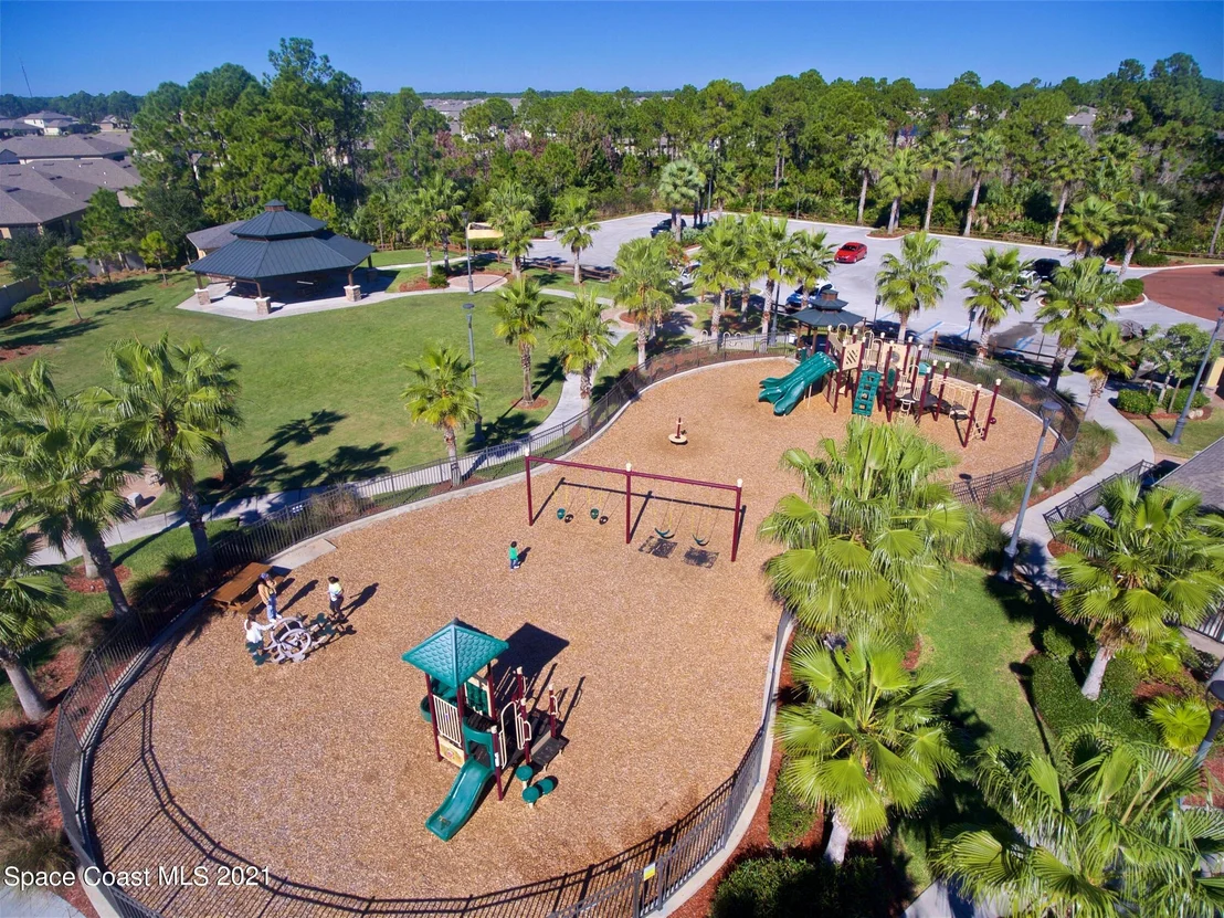 Photo of 4048 Alligator Flag Circle