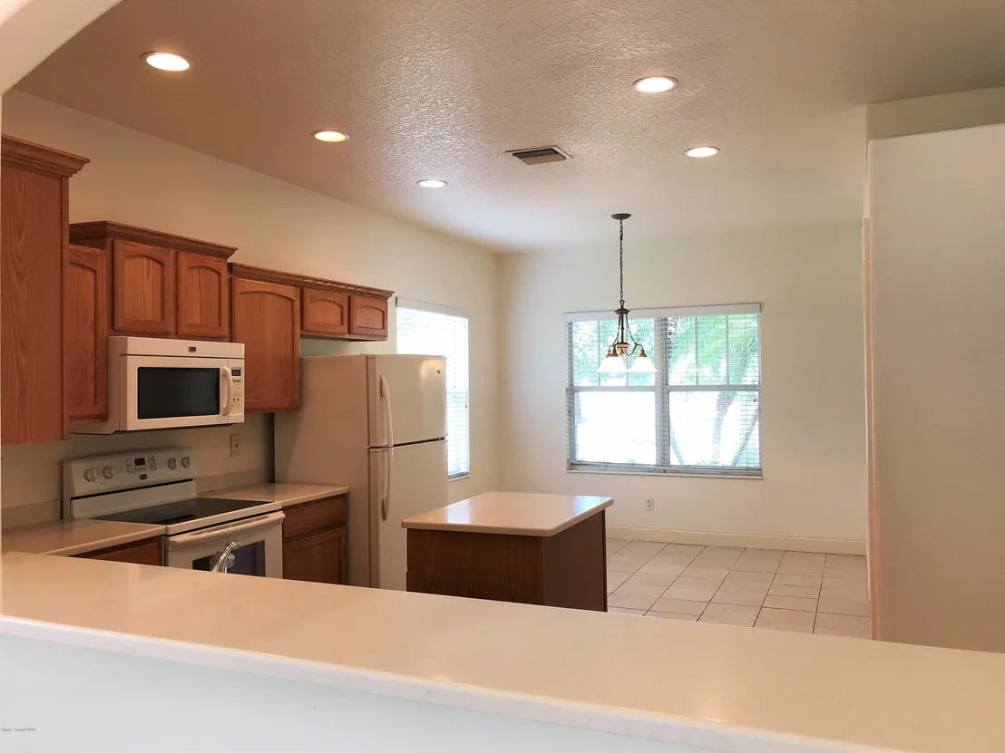 Photo of 302 Waterside Circle