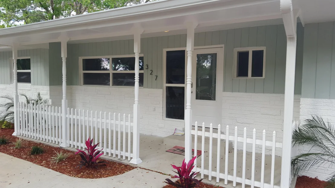 Photo of 327 Meadowood Lane