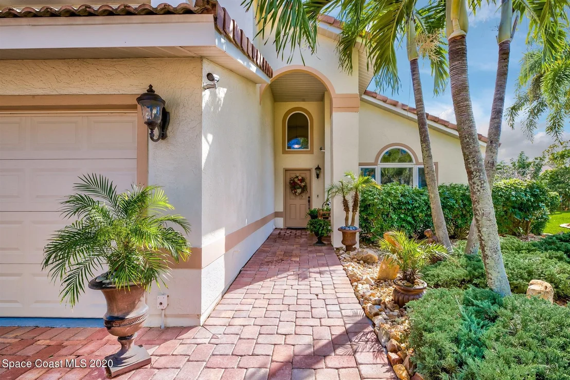 Photo of 569 Hummingbird Drive