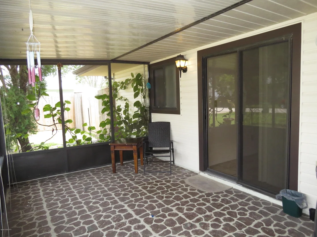 Photo of 6599 Dixie Avenue