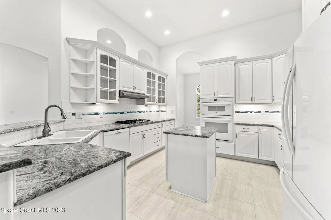 Photo of 423 Flanders Drive
