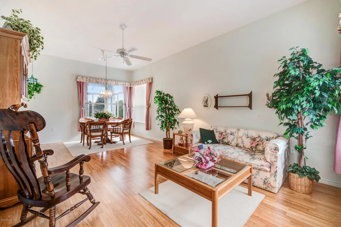 Photo of 2573 Addington Circle