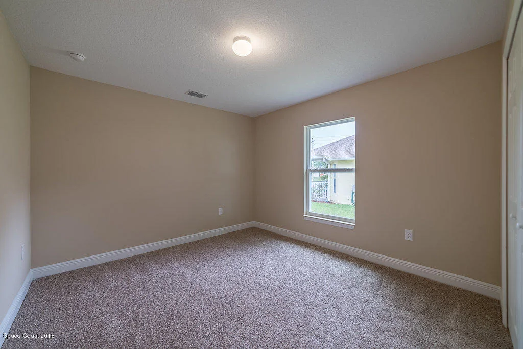 Photo of 1048 Landsdowne Drive