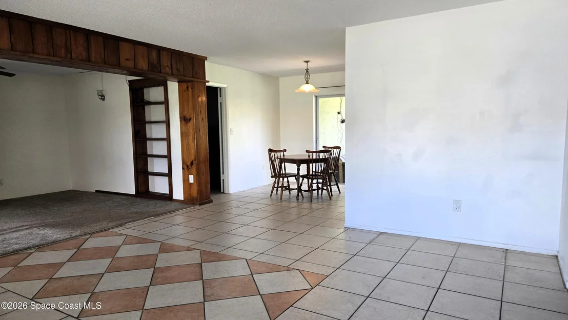 Photo of 940 Bacon Circle NE
