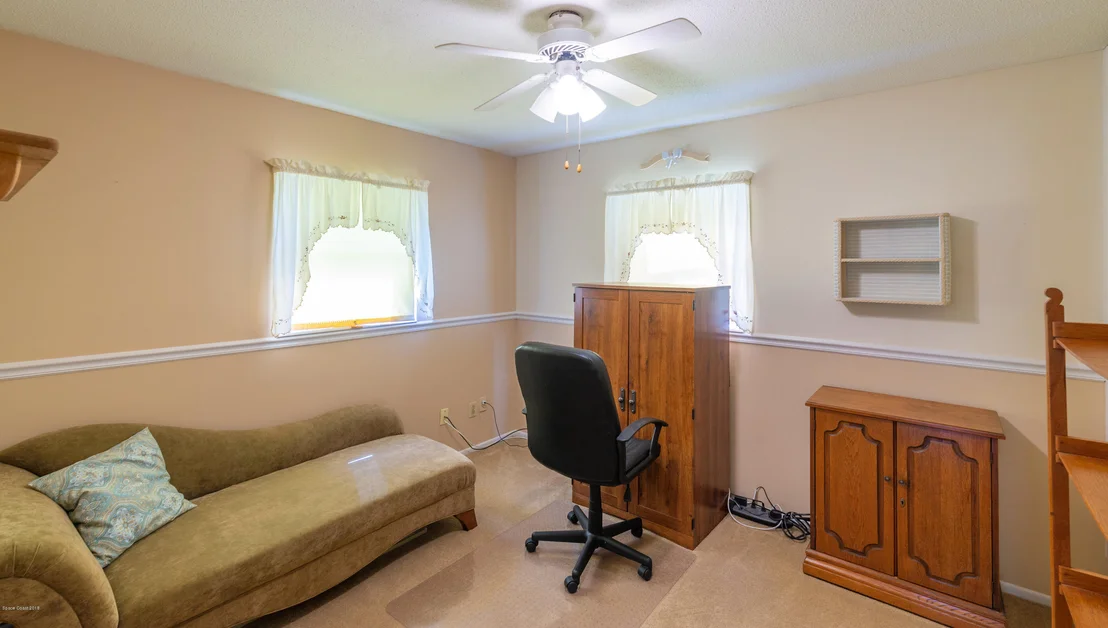 Photo of 647 Ford Circle E