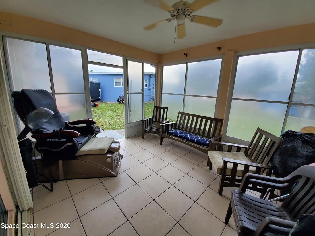 Photo of 1088 Cabot Drive NE