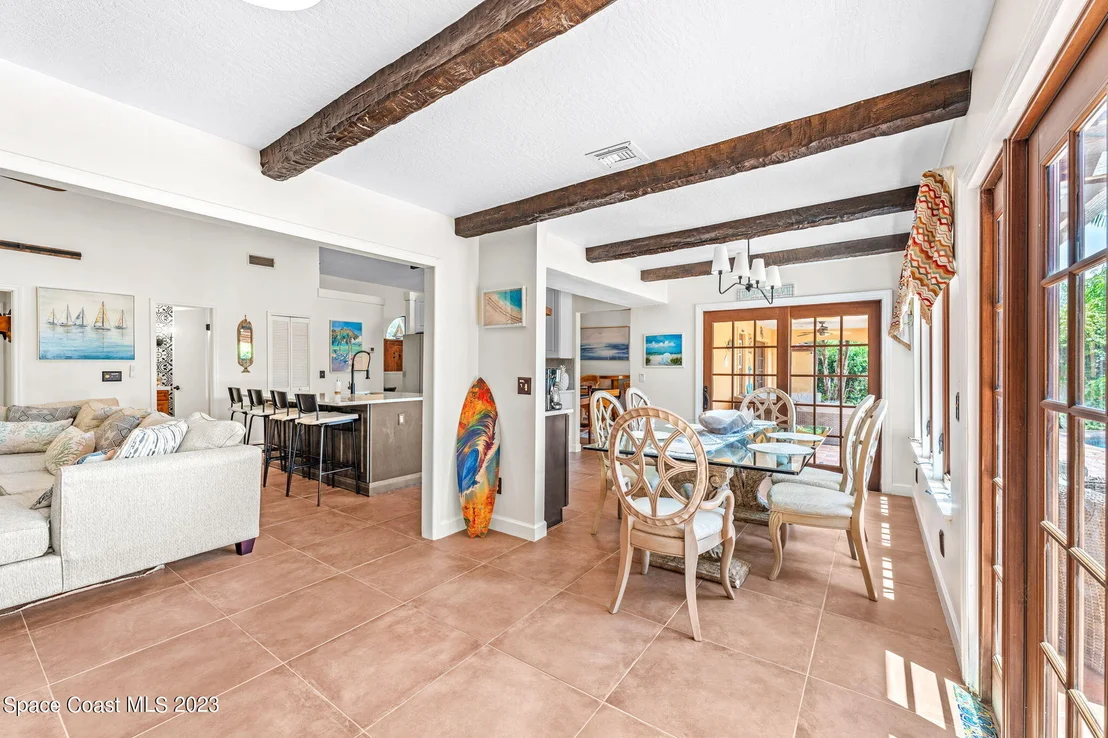 Photo of 442 Riverview Lane