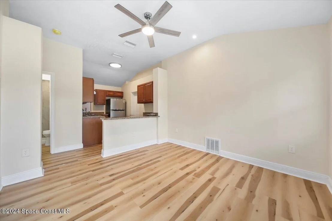 Photo of 2651 Pineapple Avenue