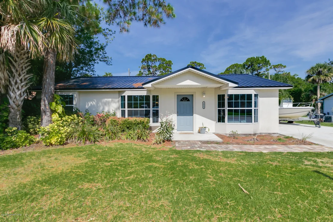 Photo of 2859 School Drive NE